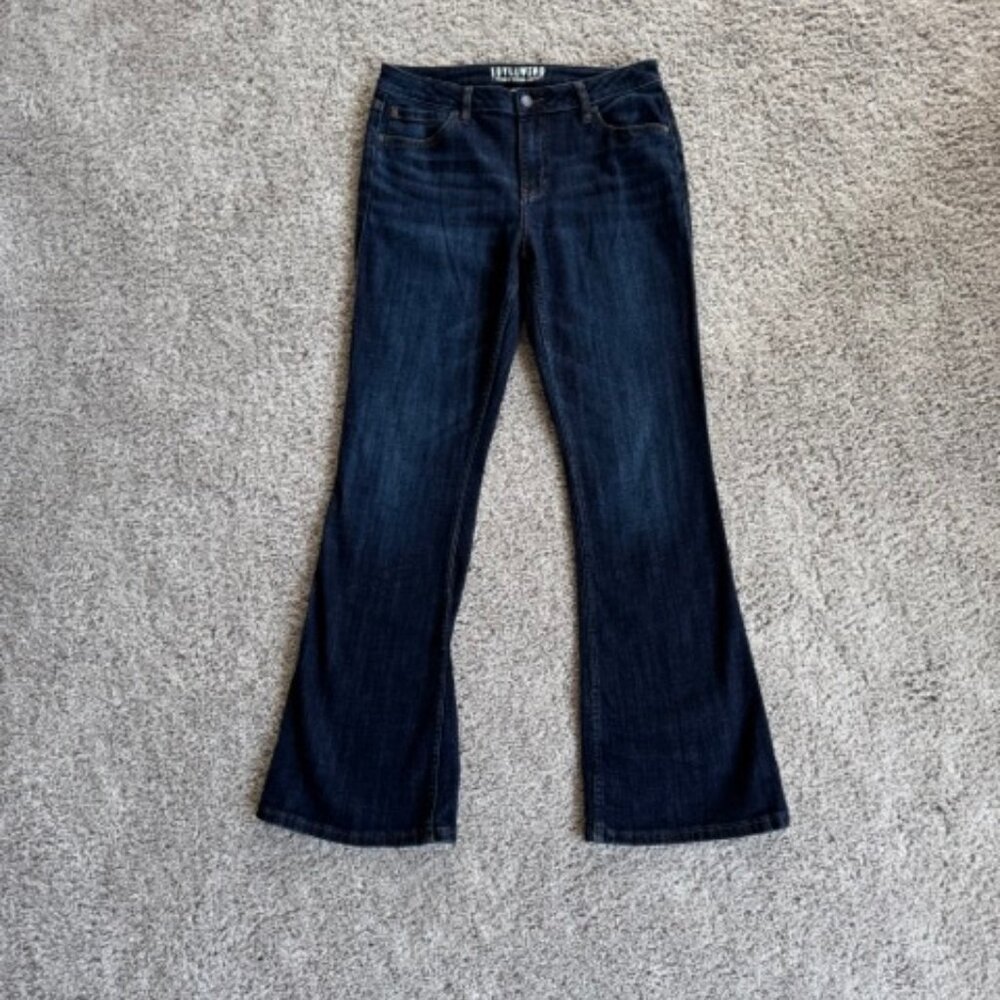 Idyllwind Dark Rinse Bootcut Jean - Picture 4 of 7